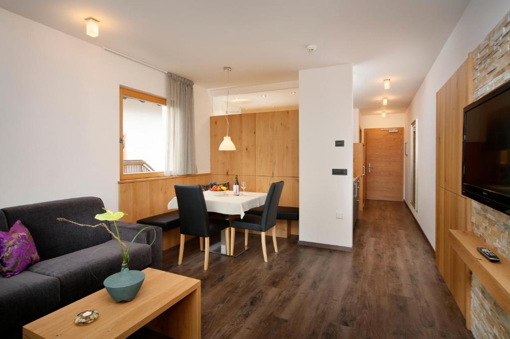 Appartement-Hotel Beatenhof Тироло Стая снимка